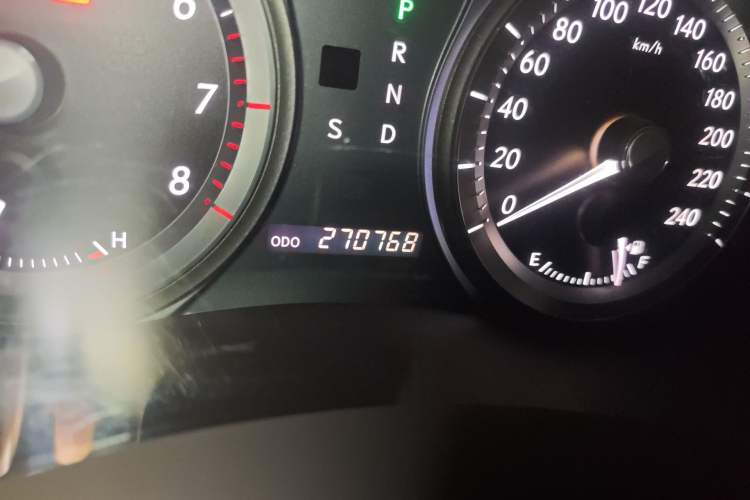 Used Lexus ES 2006 350 Luxury Edition Odometer Close Up