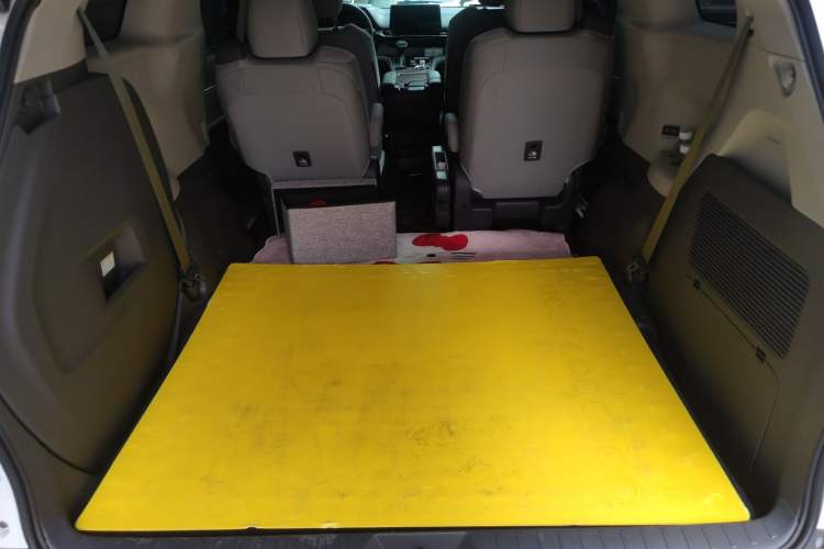 Used Toyota Sienna 2026 Model 2.5L Dual-Engine Two-Wheel-Drive Comfort Edition