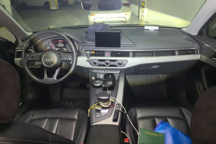 Used Audi A4L 2018 30th Anniversary Edition 40 TFSI Trendy Model Center Console