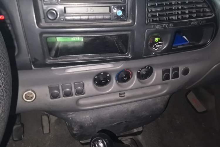 Used Ford Classic Transit 2013 2.8T Diesel Van Short Wheelbase Mid-Roof Model JX493ZLQ3A Audio And AC Panel