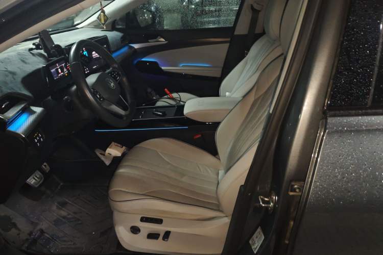 Used Volkswagen ID.6 X 2021 Pro Smart Long-Range Edition Left Front Seat