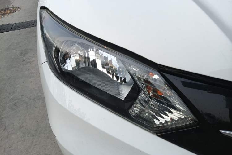 Used Honda Vezel 2015 1.5L CVT two-wheel drive Comfort trim Right Front Headlight