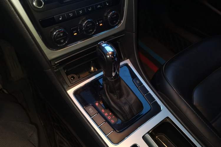 Used Volkswagen Passat 2014 1.8TSI DSG Prestige Edition Gear Lever