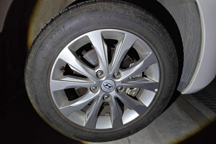 Used Hyundai Elantra (5th Generation / Langdong) 2016 1.6L Automatic Smart Version