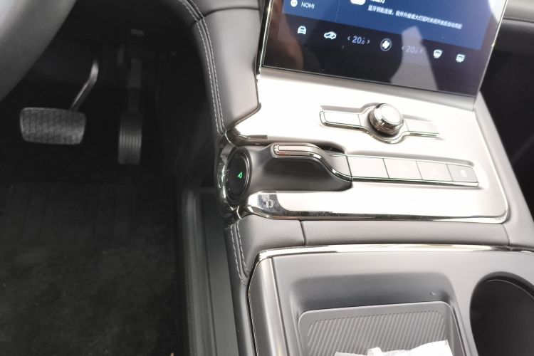 Used Nio EC6 2020 605 km Sport Edition Gear Lever