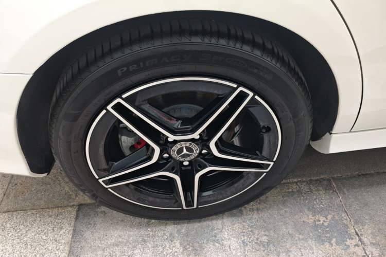 Used Mercedes-Benz E-Class 2021 E 260 Stylish Sports Edition Right Rear Wheel Hub