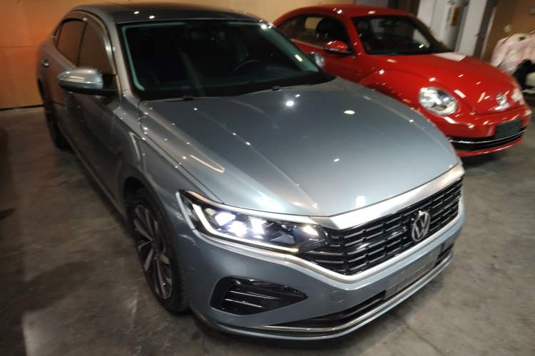 Used Volkswagen Passat 2022 330TSI Elite Edition Front Right 45 Deg