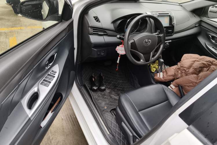 Used Toyota YARiS L Zhi Xuan 2015 1.5E Automatic Charm Edition