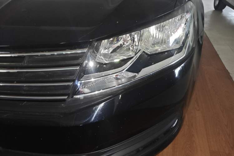 Used Volkswagen Lavida 2015 1.6L Manual Fashion Edition