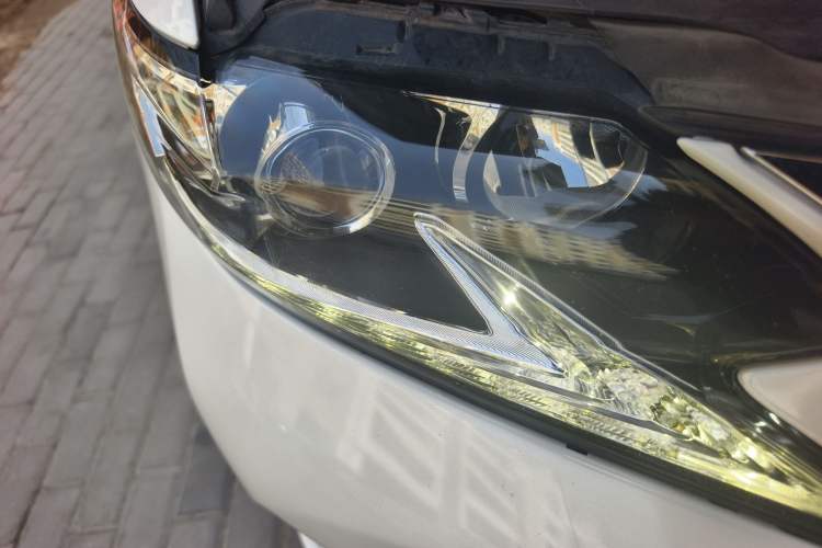 Used Lexus ES 2015 300h Comfort Edition