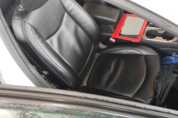 Used Chevrolet Cruze 2018 320 Automatic Pioneer Sunroof Edition Right Front Seat