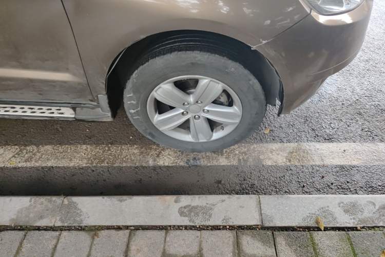 Used Geely Auto GX7 2013 2.0L Automatic Prestige Edition
