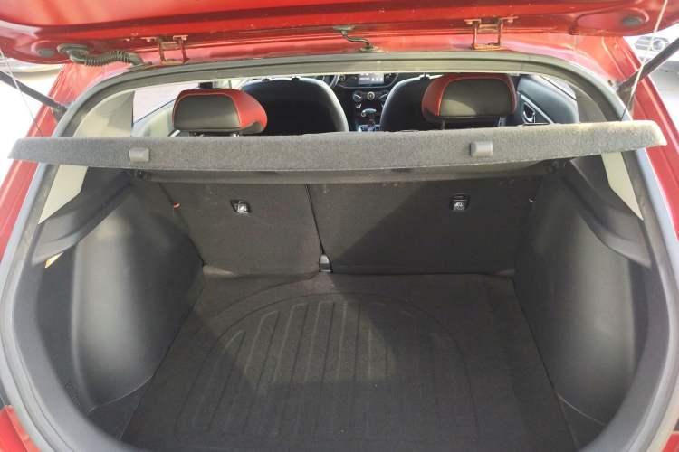 Used Kia KX Cross 2017 1.4L AT GLS
