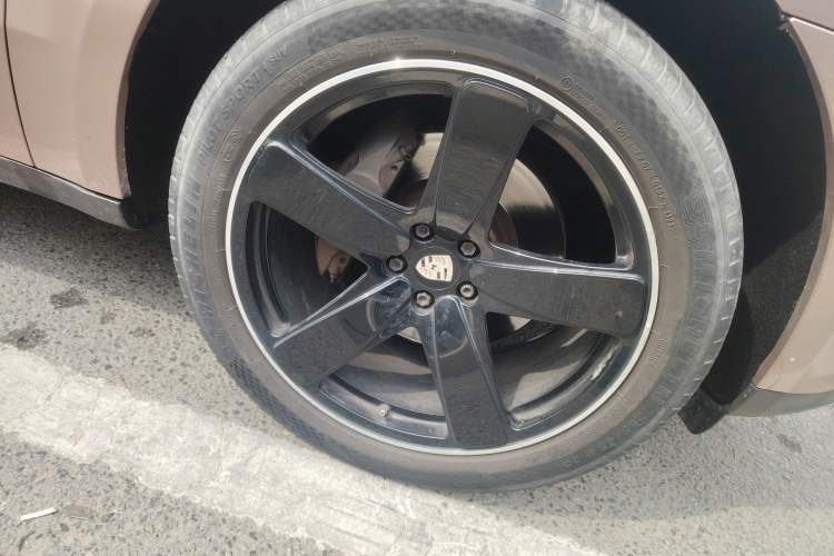 Used Porsche Macan 2018 Macan 2.0T Right Front Wheel Hub