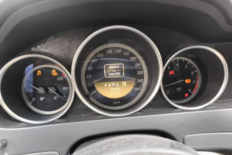 Used Mercedes-Benz C-Class 2010 C 180K Classic model