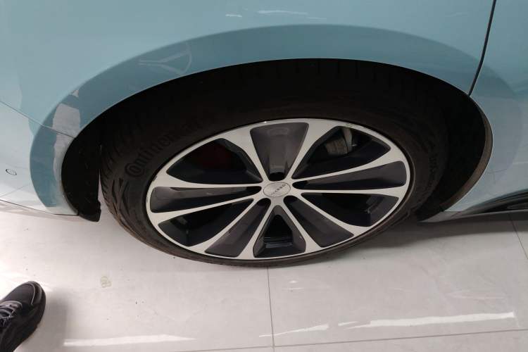 Used Hima Luxeed S7 2024 Ultra Four-Wheel Drive Flagship Edition Right Rear Wheel Hub