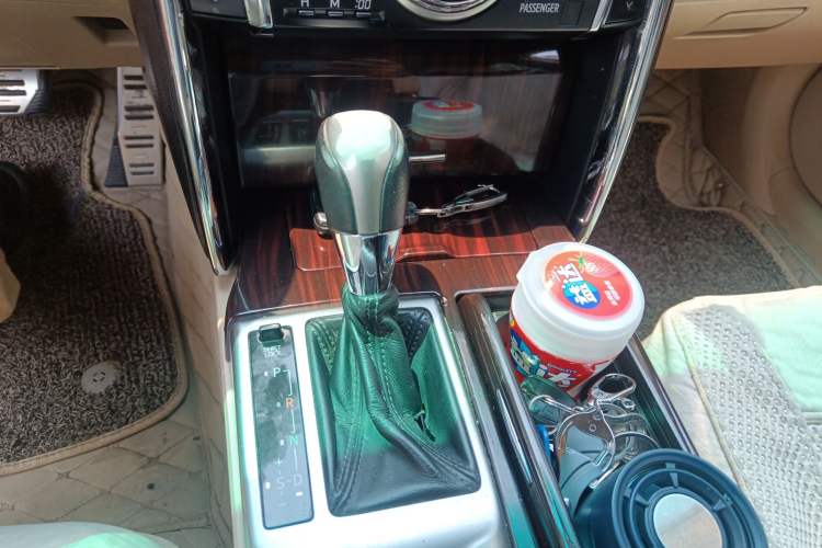 Used Toyota Reiz 2010 2.5V Fashion Elite Edition Gear Lever