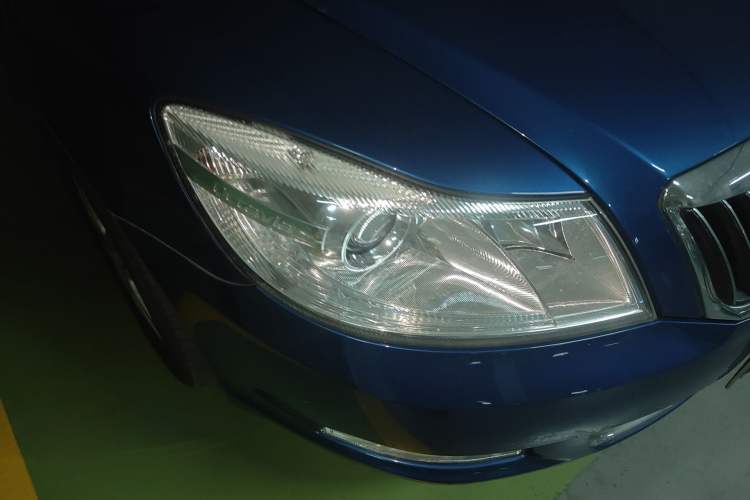 Used Skoda Octavia 2014 1.6L Automatic Yijun Edition Right Front Headlight