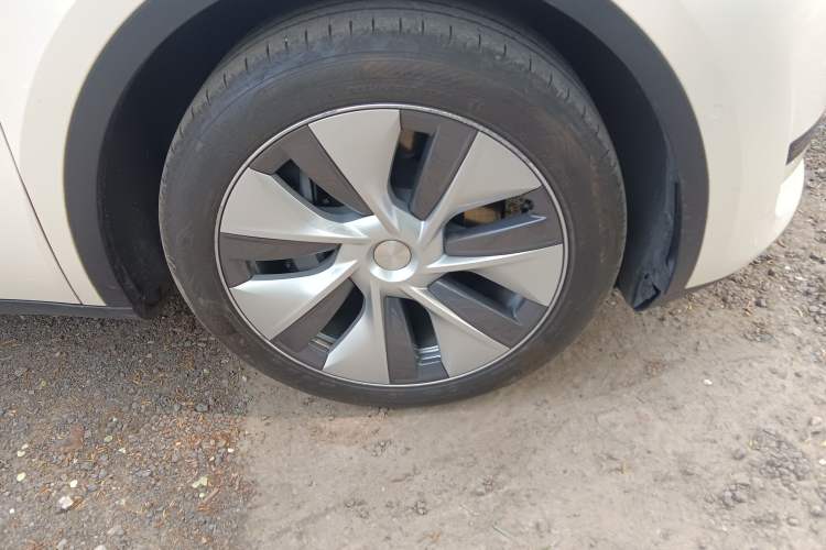 Used Tesla Model Y 2022 Revised Version Rear-Wheel Drive Right Front Wheel Hub