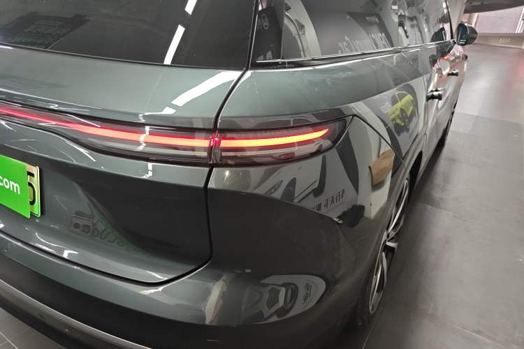 Used Nio ES8 2023 75 kWh Executive Edition Right Rear Taillight