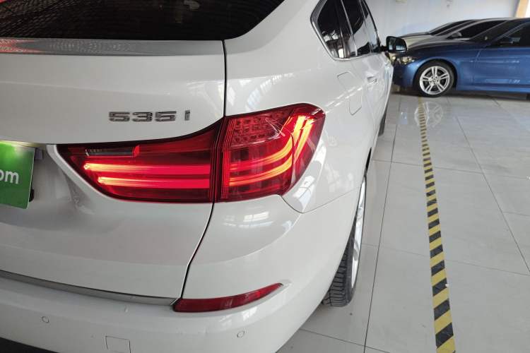 Used BMW 5 Series GT 2017 528i Leading Model
