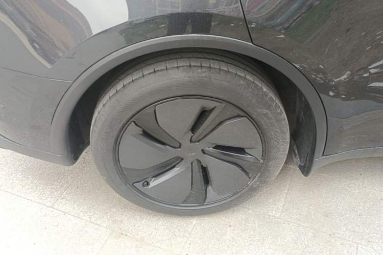 Used Tesla Model Y 2025 Rear-Wheel-Drive Version Right Rear Wheel Hub