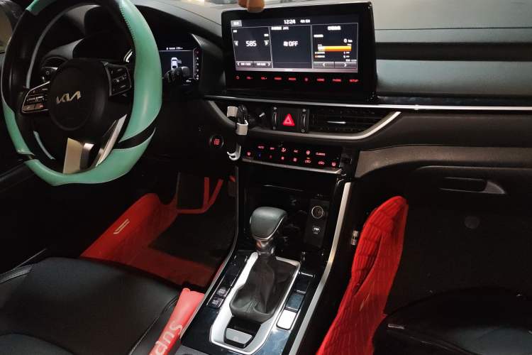 Used Kia K3 2021 Revised 1.5L CVT Fashion Edition Audio And AC Panel