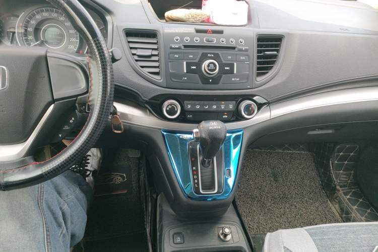 Used Honda CR-V 2016 2.0L Two-Wheel Drive Classic Edition Audio And AC Panel