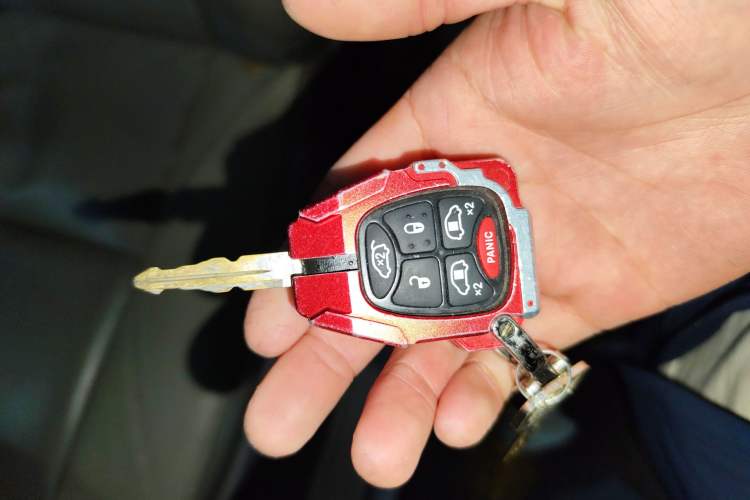 Used Chrysler Grand Voyager 2007 3.3L Business Edition Vehicle Key