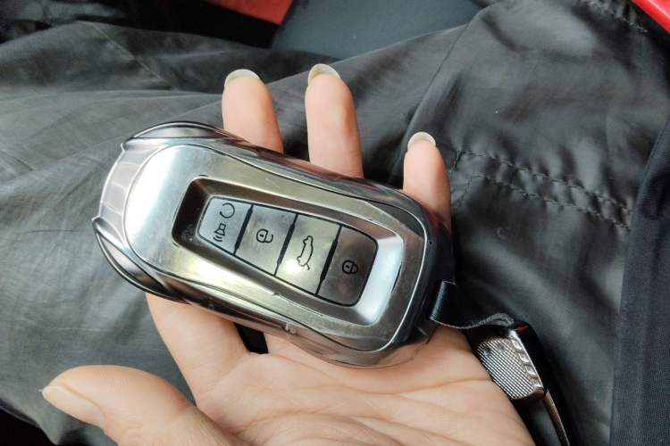 Used Geely Auto Emgrand 2019 Leading Edition 1.5L CVT Upward-Connected Model China VI Standard Interior 1