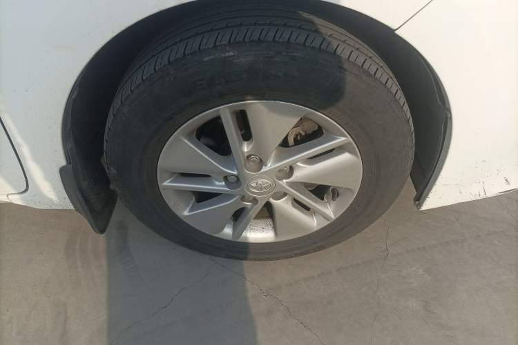 Used Toyota Corolla 2014 1.6L CVT GL-i Right Front Wheel Hub