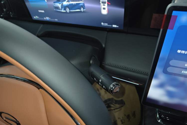 Used GAC Trumpchi Xiangwang M8 2025 Qiankun Series Pro Comfort Cabin