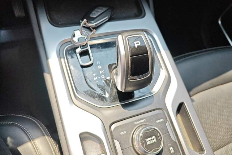 Used Geely Auto Haoyue 2020 1.8TD DCT Luxury 7-Seater Gear Lever