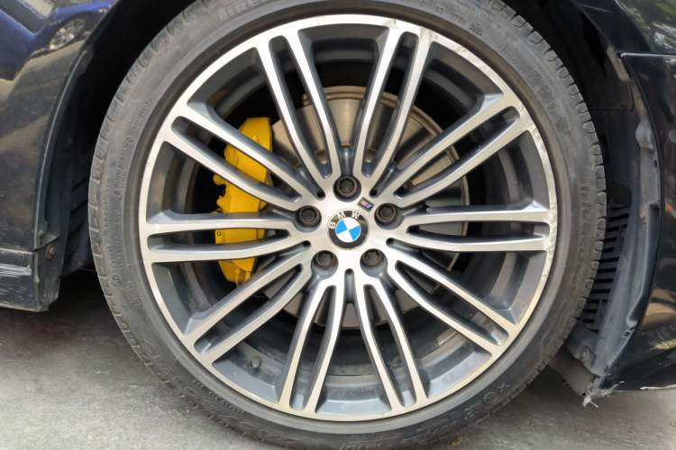 Used BMW 5 Series 2019 530Li Leading Model M Sport Package
