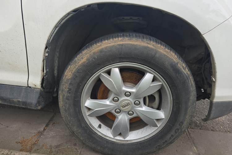 Used BYD S6 2014 2.0L Manual Luxury 5-Seater Right Front Wheel Hub