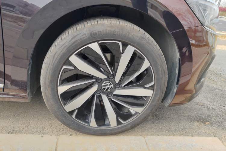 Used Volkswagen Passat 2025 Outstanding Model 380TSI Dragon Glory Edition