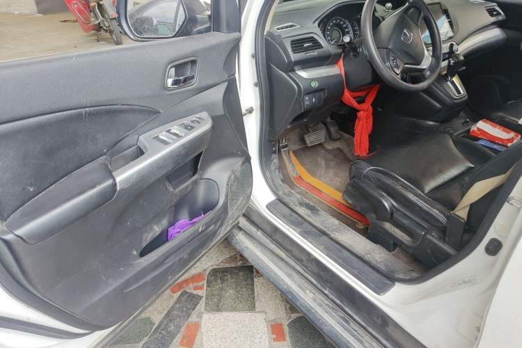 Used Honda CR-V 2016 2.0L two-wheel drive Urban Edition

