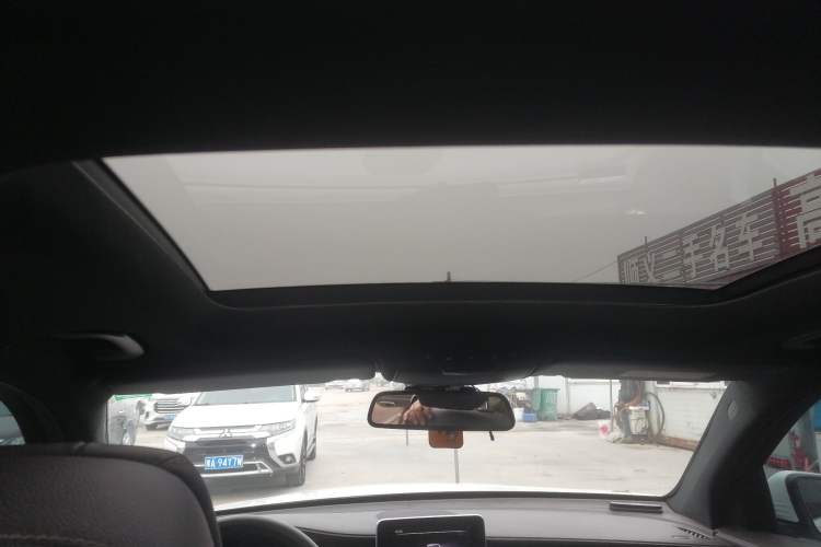 Used Mercedes-Benz GLC 2018 GLC 260 4MATIC Dynamic Edition Headliner