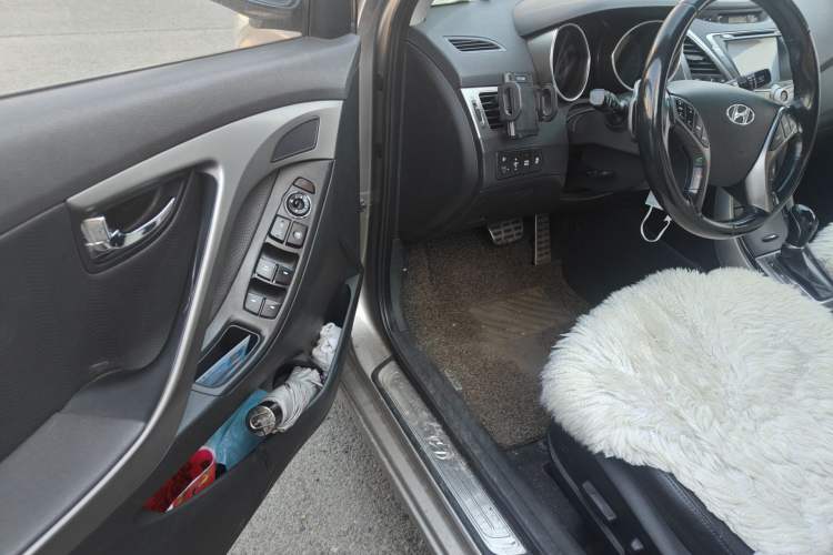 Used Hyundai Elantra (5th Generation / Langdong) 2012 1.8L Automatic Prestige Model
