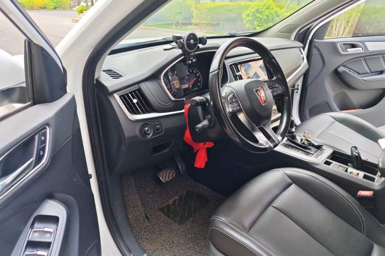 Used Roewe RX5 2016 20T Two-Wheel Drive Automatic Internet Smart Edition Driver Seat