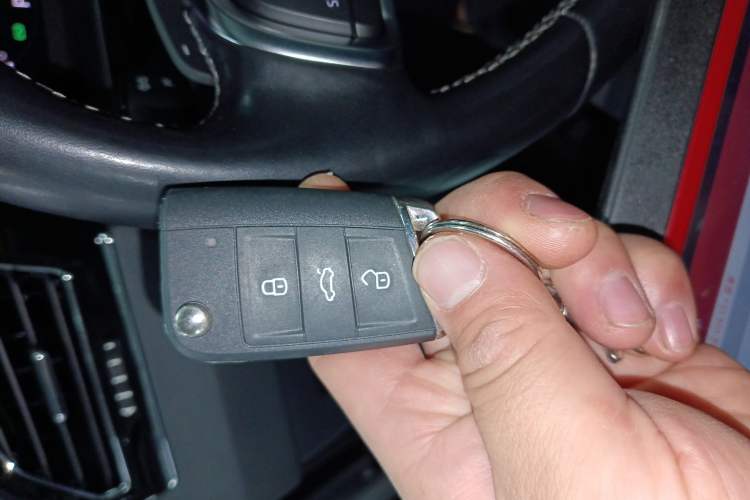 Used Volkswagen Tiguan L 2021 330TSI Automatic Two-Wheel Drive R-Line Enhanced Edition