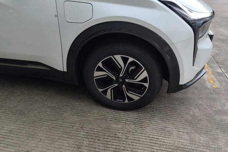 Used NETA U 2022 Pro 400 Comfort Edition Right Front Wheel Hub