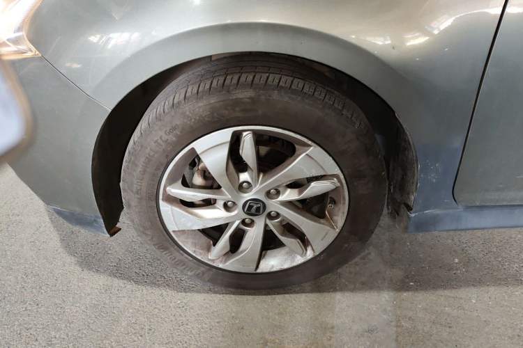 Used Luxgen S3 2016 1.6L Manual Luxury Model with Sunroof
