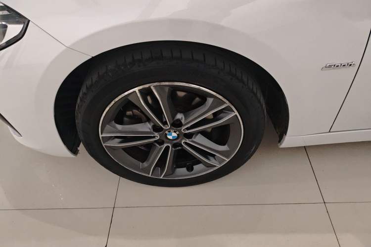 Used BMW 1 Series 2017 118i Sport Edition Exterior 4