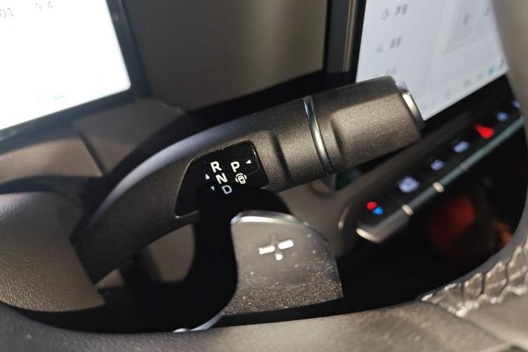 Used Tank 300 2025 2.4T Diesel Version
