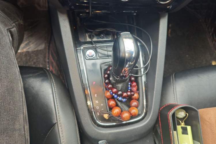 Used Volkswagen Sagitar 2018 280TSI DSG Comfort Model Gear Lever