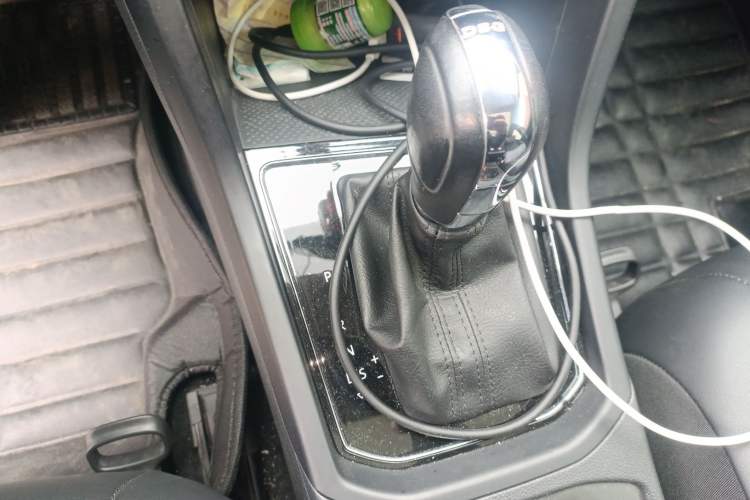 Used Volkswagen Touran 2016 Volkswagen Touran L 280TSI DSG Comfort Edition Gear Lever