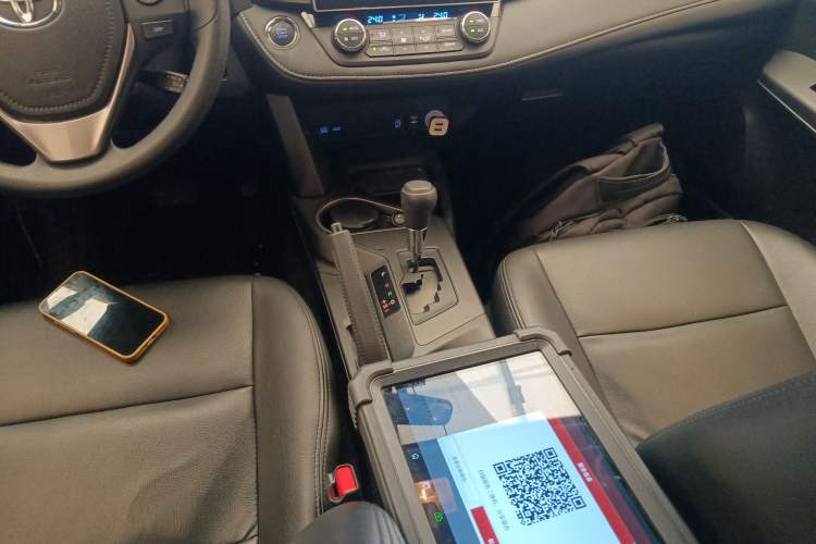 Used Toyota RAV4 2016 2.0L CVT Two-Wheel Drive Fashion Edition China V Standard