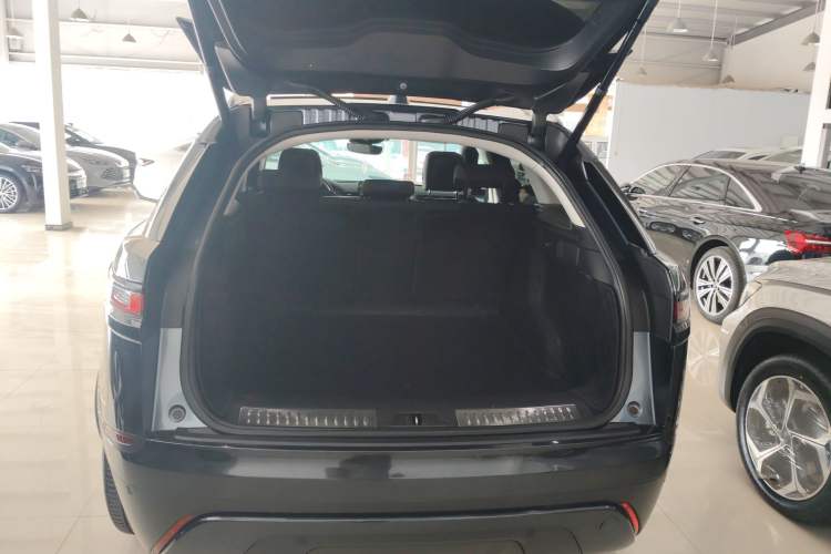 Used Land Rover Range Velar 2019 250 PS