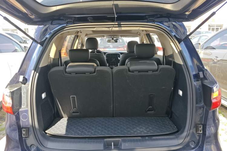 Used BYD Song MAX 2018 1.5T Automatic Smart Connect Elite Model with 6 Seats Trunk